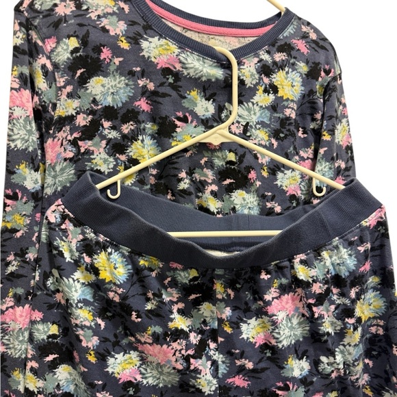 Vera Bradley Blue and Pink Floral Pajama Set - Picture 7 of 9